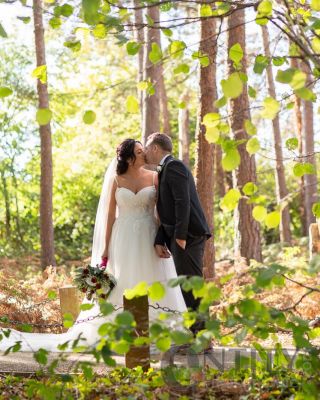 Congratulations to Megan & Darryl! Who had their wedding @hiltonageasbowl 🥰 #weddingphotographer #hampshireweddingphotographer #hampshirewedding #hampshireweddingsuppliers